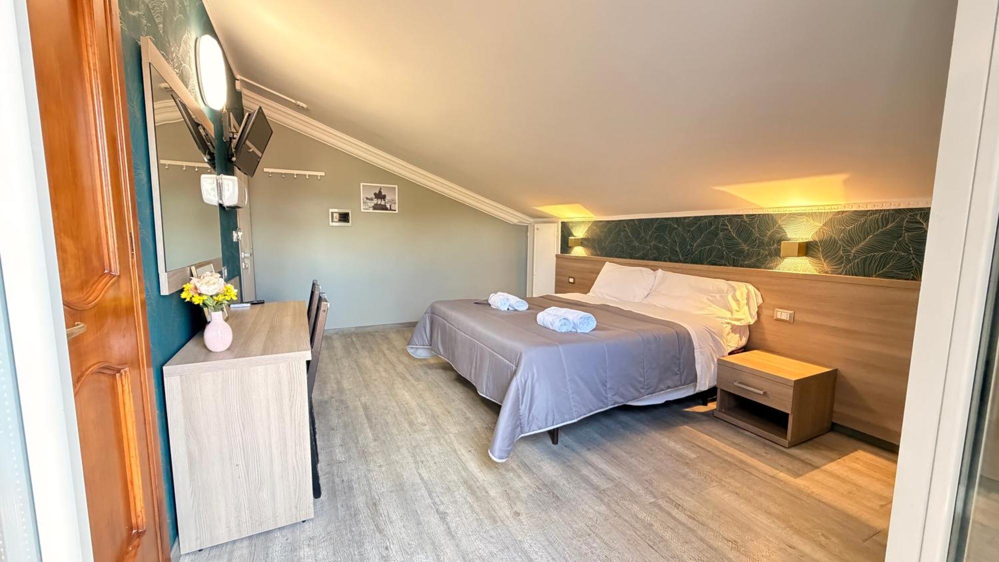 Double or Twin Room Balcony