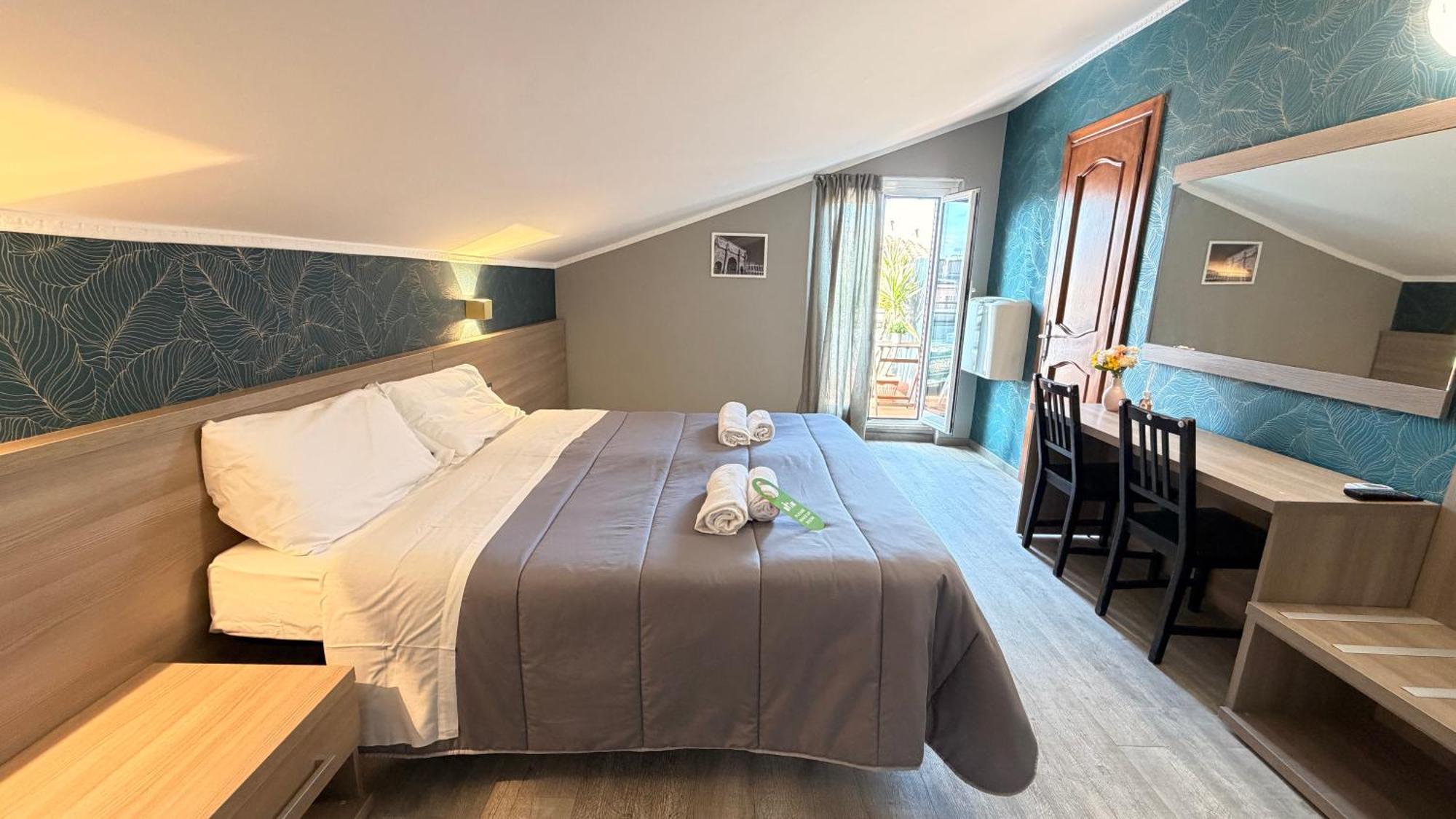 Double or Twin Room Balcony