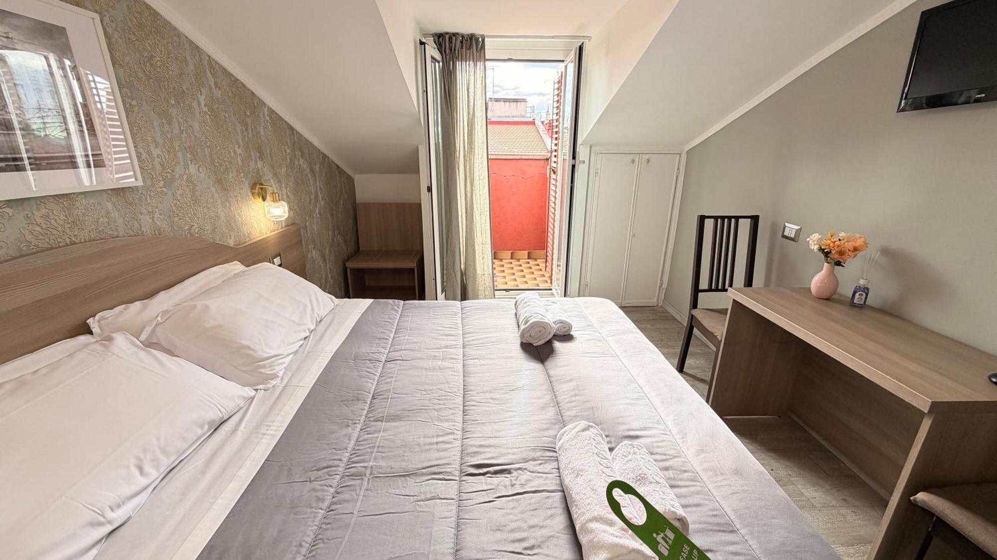 Double or Twin Room Balcony